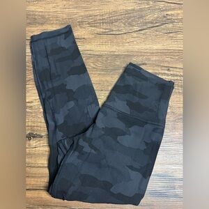Lululemon Align Crop 21” Black Grey Camo Leggings Size 4 READ